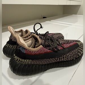 Yeezy Kids 350 size 2.5 Kids